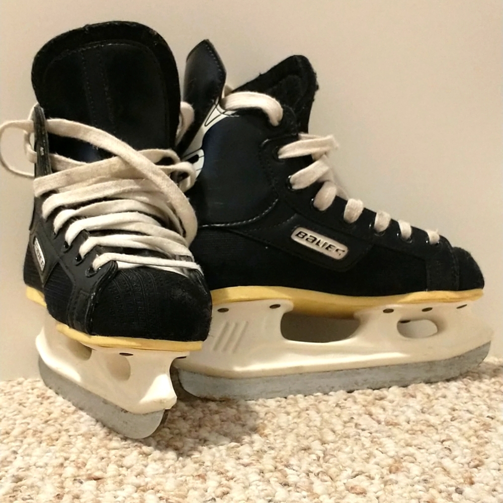 Kids Black and White Hockey Skates